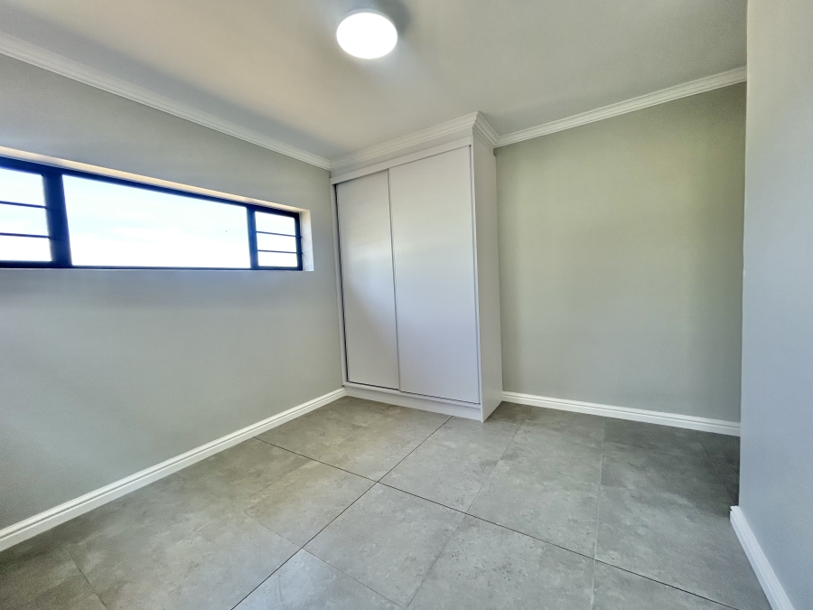 3 Bedroom Property for Sale in Wavecrest Eastern Cape